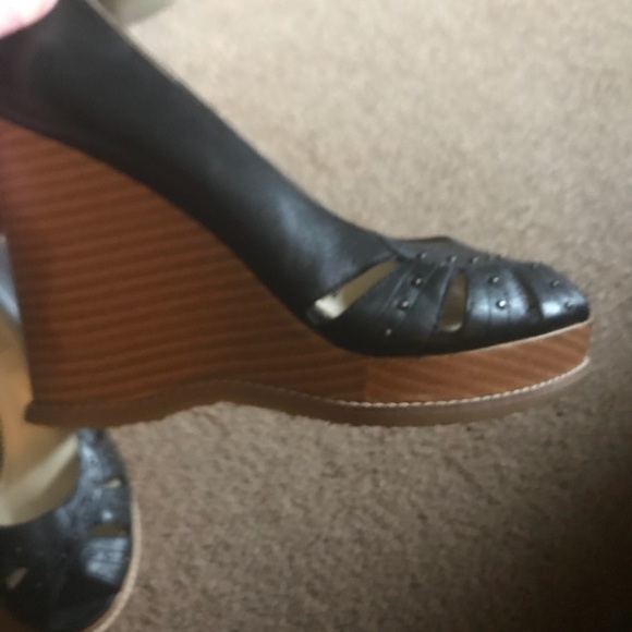 Colin Stuart Wedge Shoes - Picture 6 of 8